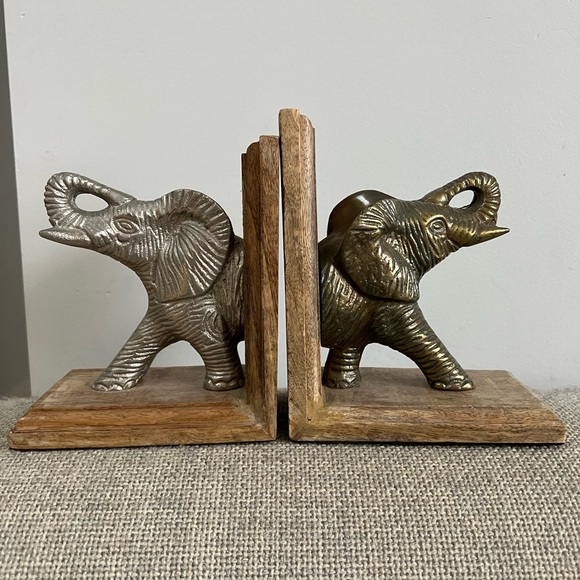 Set of rustic elephant book ends - Picture 1 of 1